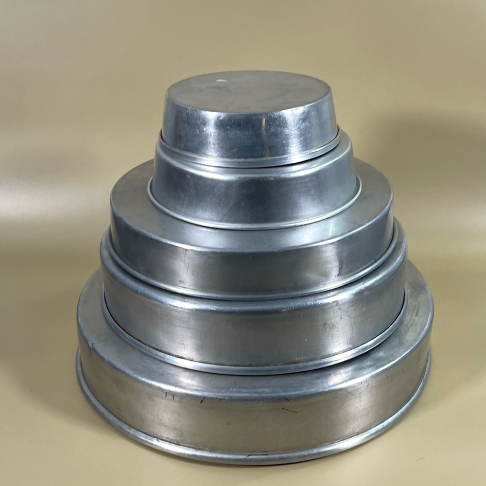 Wilton & Fat Daddio's Set of 4 Round Cake Pan